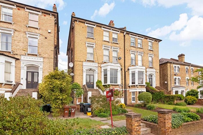2 Bedroom Flat For Sale In Thicket Road, Anerley, London, SE20
