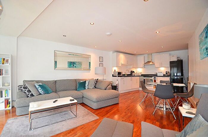 1 Bedroom Flat For Sale In Park Road, Cheam, Sutton, SM3