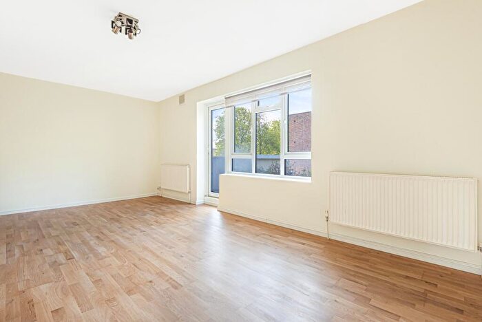 2 Bedroom Flat To Rent In Baizdon Road, Blackheath, SE3
