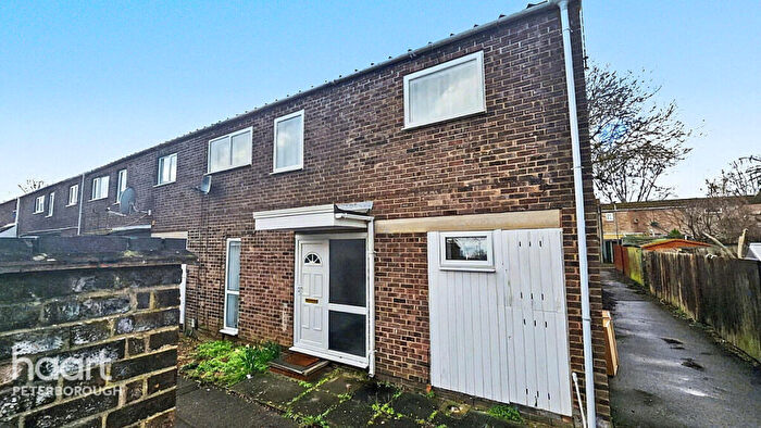 3 Bedroom End Of Terrace House For Sale In Holdfield, Peterborough, PE3