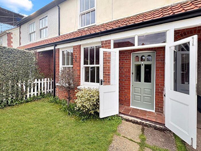 3 Bedroom Cottage To Rent In Garden Fields, Little Shelford, Cambridge, CB22