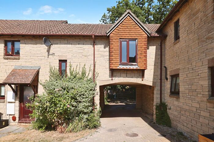 1 Bedroom Flat For Sale In Hazel Grove, Calne, SN11