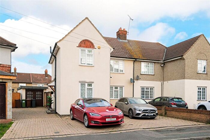 3 Bedroom Semi Detached House For Sale In MacDonald Avenue, Dagenham, RM10