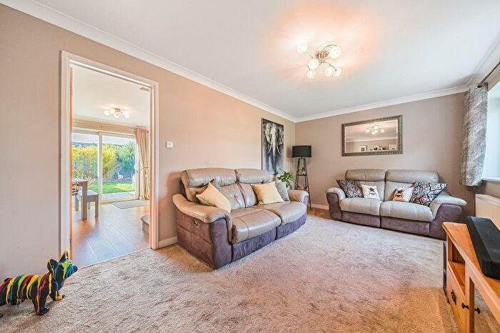 3 Bedroom Terraced House For Sale In Thatcham, Berkshire, RG18