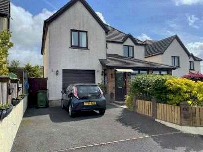4 Bedroom Detached House For Sale In Llanybri, Caerfyrddin, Llanybri, Carmarthen, SA33