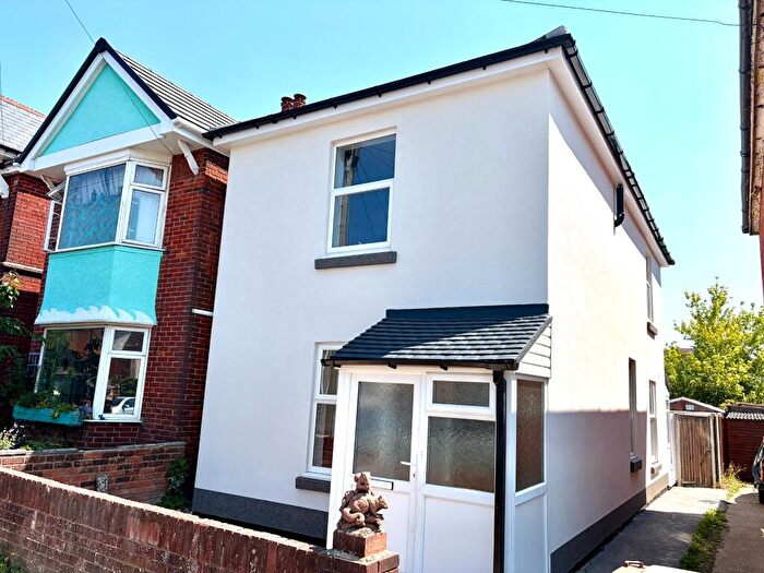 3 Bedroom Detached House To Rent In Bitterne Park, S01