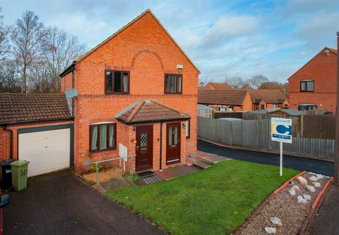 2 Bedroom Semi-Detached House To Rent In Coggeshall Grove, Wavendon Gate, Milton Keynes, MK7