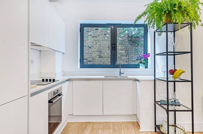 2 Bedroom Flat For Sale In Dalberg Road, Brixton, London, SW2
