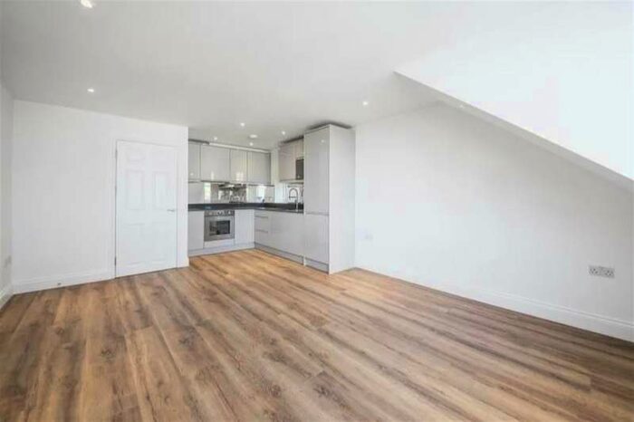 2 Bedroom Flat To Rent In Raglan House, Queens Avenue, Muswell Hill, N10