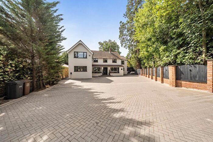 5 Bedroom Detached House For Sale In Balcombe Road, Horley, RH6