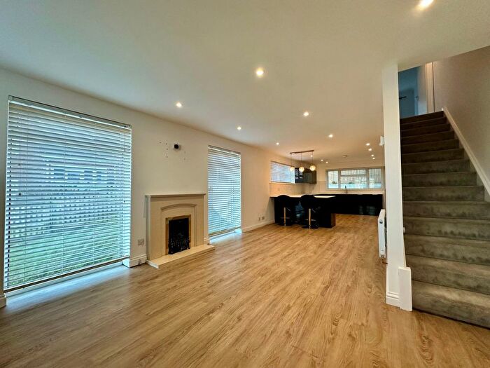 2 Bedroom End Of Terrace House To Rent In Park Drive Close, Newhaven, BN9