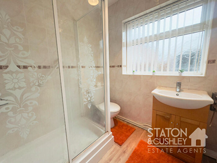 2 Bedroom Semi-Detached Bungalow For Sale In Heathland Close, Mansfield, NG18