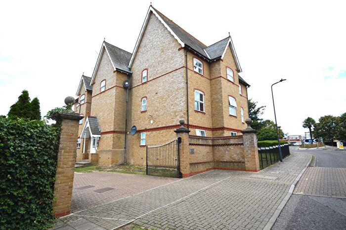 2 Bedroom Flat For Sale In Chamberlayne Avenue, Wembley, HA9