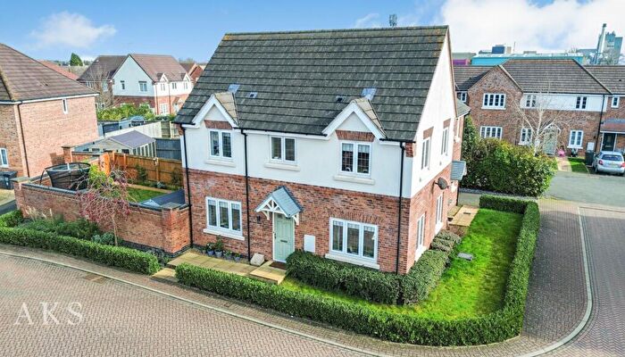 3 Bedroom Semi Detached House For Sale In Clayton Gardens, Hatton, DE65