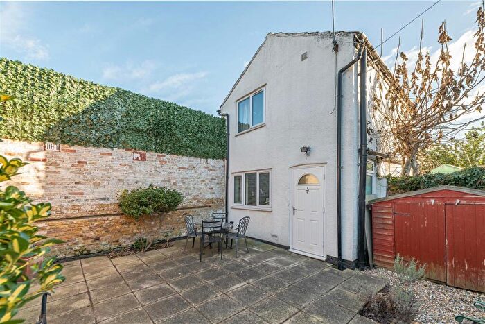 2 Bedroom Detached House To Rent In St. Johns Road, Walthamstow, E17