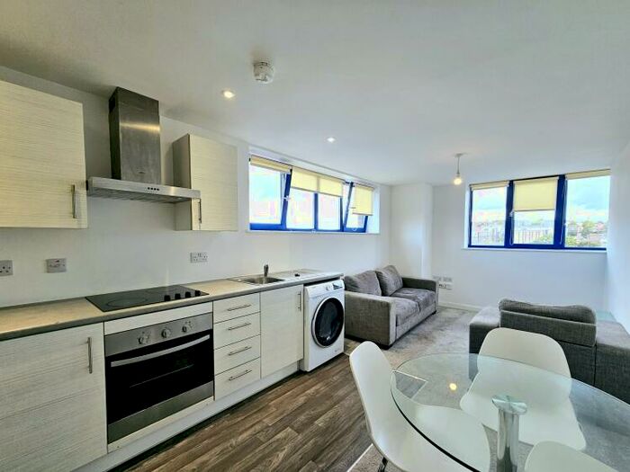 2 Bedroom Apartment To Rent In Meridian House Artists Way Leeds, LS12