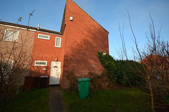 4 Bedroom Semi-Detached House To Rent In Fleming Gardens, Clifton, NG11