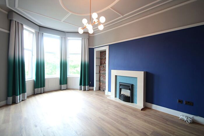 2 Bedroom Flat To Rent In Bellwood Street, Glasgow, G41