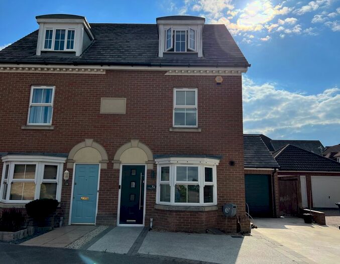 3 Bedroom Property To Rent In Forum Way, Kingsnorth, Ashford, TN23