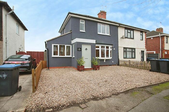 3 Bedroom Semi Detached House For Sale In Townsend Road, Rugby, CV21