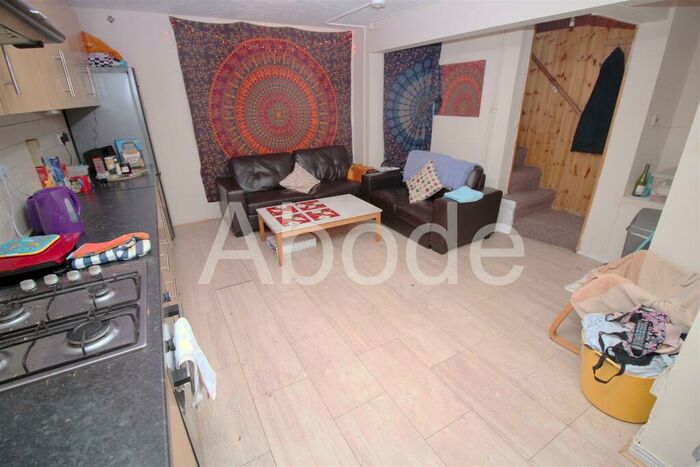 4 Bedroom House To Rent In Brudenell Avenue, Hyde Park, Leeds, LS6