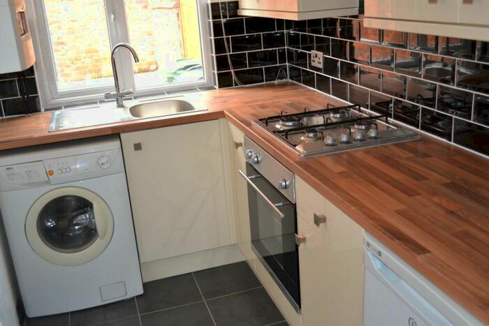 3 Bedroom House Of Multiple Occupation To Rent In Leopold Street, Loughborough - Inc Bills Option, LE11