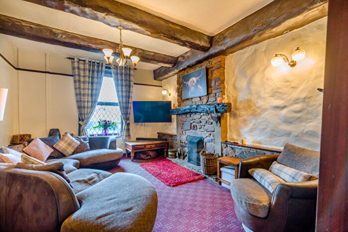 5 Bedroom Terraced House For Sale In Belthorn Road, Blackburn, Lancashire, BB1