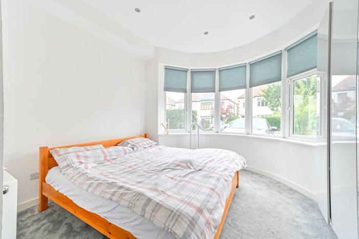 2 Bedroom Flat To Rent In Hanover Road, Kensal Rise, London, NW10