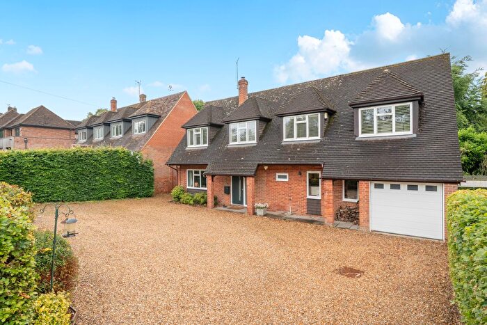 5 Bedroom Detached House For Sale In Andover Road North, Winchester, SO22