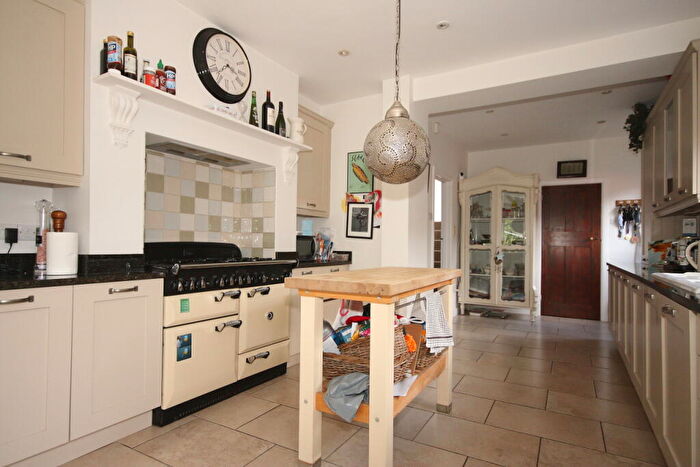 5 Bedroom Detached House To Rent In White Rose Lane, Woking, GU22