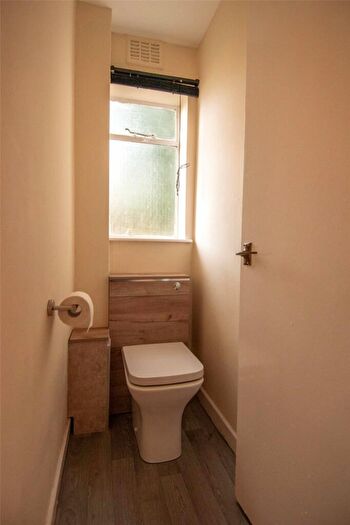 1 Bedroom Apartment For Sale In Yardley Wood Road, Moseley, Birmingham, B13