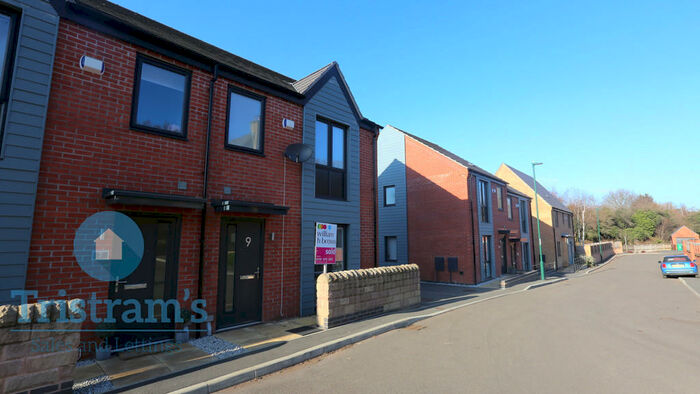 3 Bedroom Semi-Detached House To Rent In Country Crescent, Nottingham, NG6