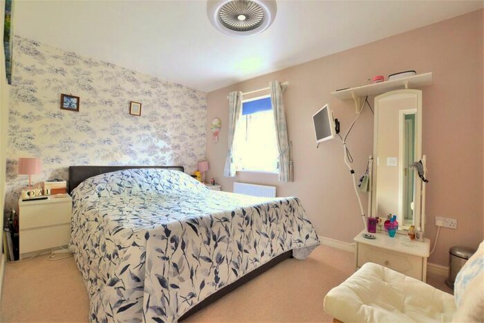 3 Bedroom End Of Terrace House For Sale In Crock Mead, Abbeymead, GL4