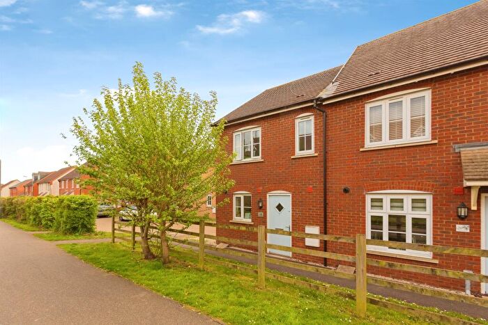 2 Bedroom End Of Terrace House For Sale In Cranley Crescent, Aylesbury, HP19