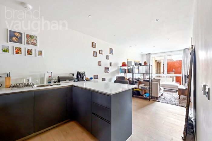 1 Bedroom Flat To Rent In Edward Street, Brighton, East Sussex, BN2