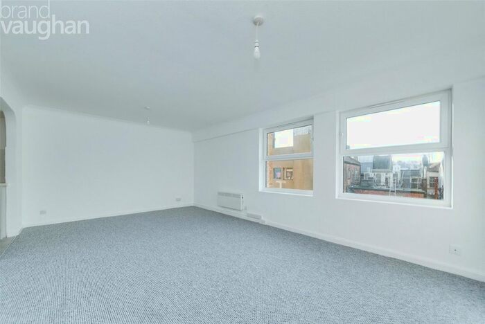 Studio To Rent In The Albemarle, Marine Parade, Brighton, BN2