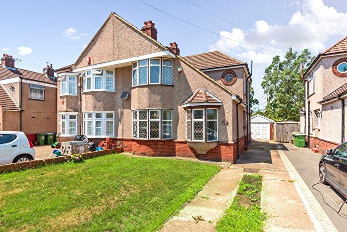4 Bedroom Semi Detached House For Sale In Hurst Road, Sidcup, DA15
