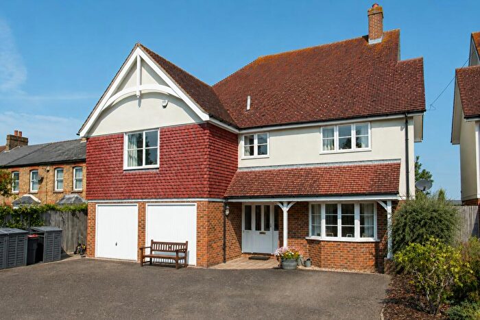 4 Bedroom Detached House For Sale In Island Road, Upstreet, Canterbury, CT3