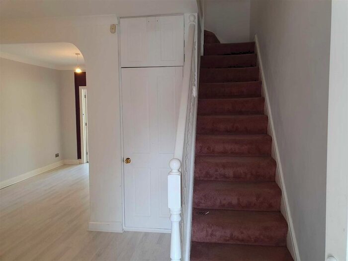 3 Bedroom Terraced House To Rent In Park Avenue, Southall, UB1