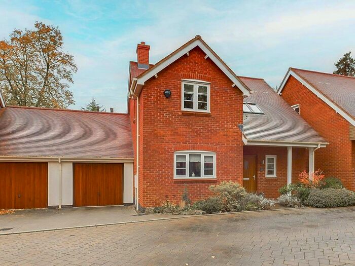 2 Bedroom Link Detached House For Sale In Walwyn Road, Colwall, Malvern, WR13