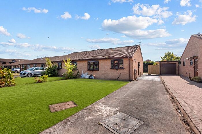 2 Bedroom Semi Detached Bungalow For Sale In Richmond Avenue, Grappenhall, WA4