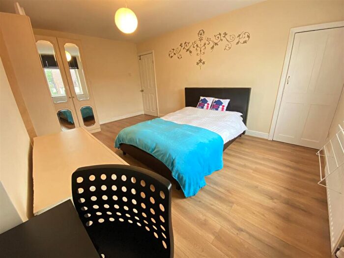 4 Bedroom House To Rent In Windmill Hill Lane, Derby, DE22