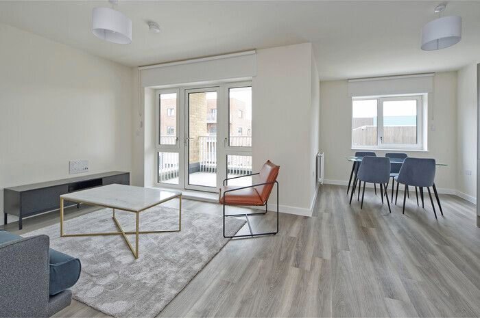 2 Bedroom Flat To Rent In Honeysuckle House, Springfield Drive, London, SW17