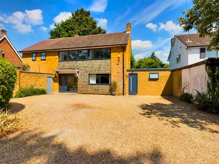 5 Bedroom Detached House To Rent In Gosmore Road, Hitchin, SG4