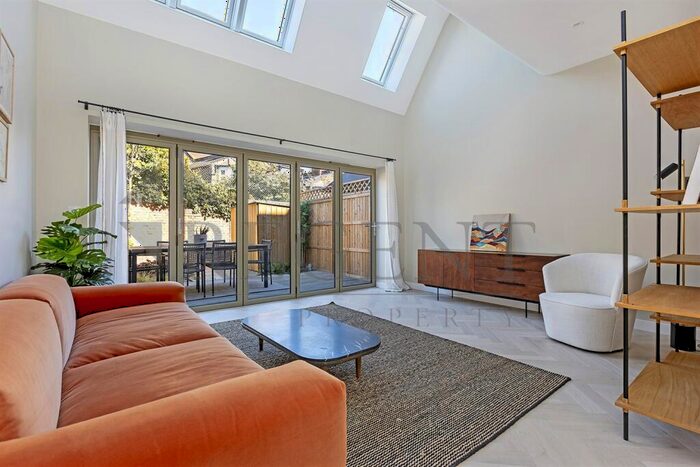 3 Bedroom Detached House To Rent In Apple Tree Road, West Green Place, N17