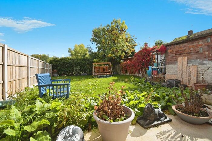 3 Bedroom Semi-Detached House For Sale In North Side, New Tupton, Chesterfield, S42