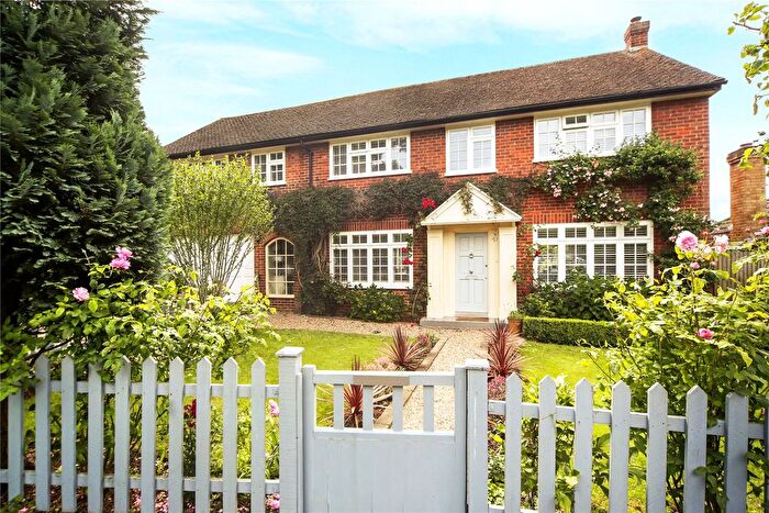 5 Bedroom Detached House To Rent In Trystings Close, Claygate, Esher, Surrey, KT10