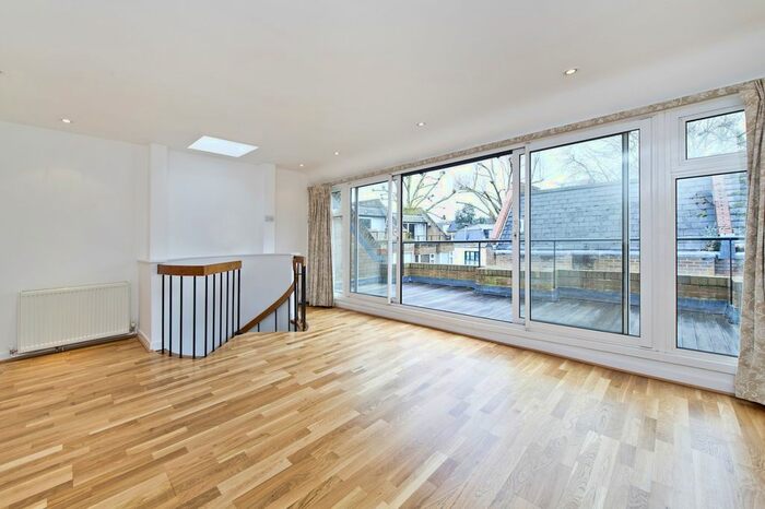 3 Bedroom Mews To Rent In Hippodrome Mews, London, W11
