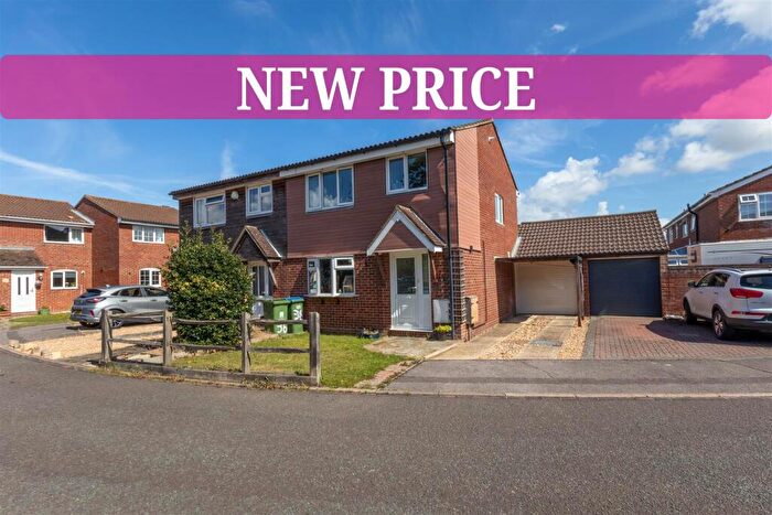 3 Bedroom Semi-Detached House For Sale In Victory Road, Stubbington, Fareham, PO14