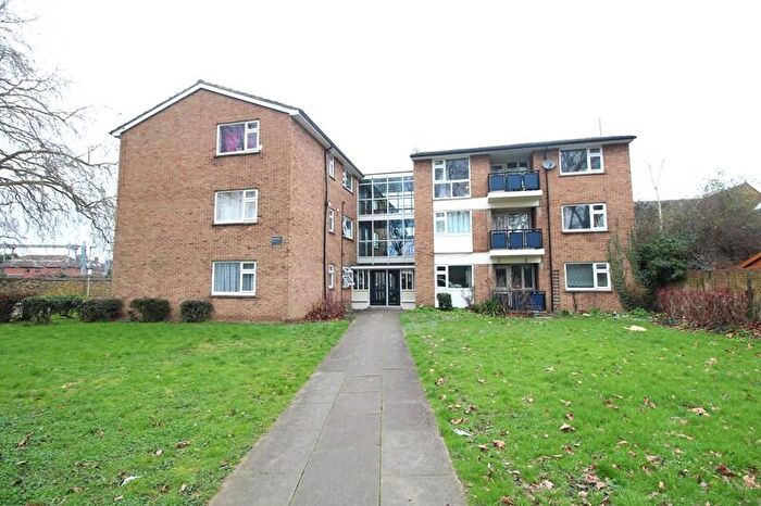 2 Bedroom Flat To Rent In Spenser Court, Bedford, MK40